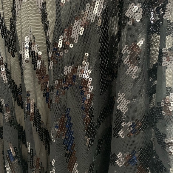 NWT/NIB BLACK on BLACK OS sequin kimono. Get your “Shimmer On” - Picture 5 of 7